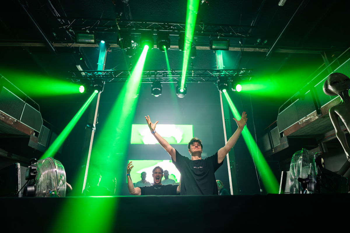 Loading... just a sec